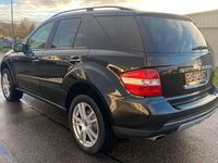 Gebraucht Mercedes ML350 272 PS (200 kW) 2005 Schwarz SUV