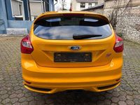 Gebraucht Ford Focus ST 250 PS (183 kW) 2013 Orange Limousine