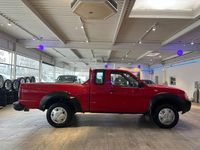 Gebraucht Nissan Navara 133 PS (97 kW) 2003 Rot Pickup