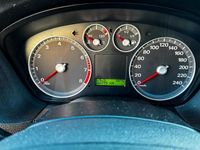 Gebraucht Ford Focus 101 PS (74 kW) 2006 Grau Limousine