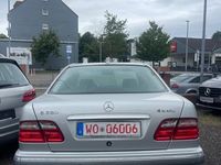 Gebraucht Mercedes E280 Elegance 204 PS (150 kW) 2000 Silber Limousine