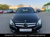 Gebraucht Mercedes B180 109 PS (80 kW) 2015 Schwarz Kleinwagen