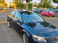 Gebraucht VW Passat 140 PS (102 kW) 2012 Blau Limousine