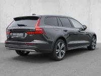 Gebraucht Volvo V60 CC Ultimate 197 PS (144 kW) 2023 Platinum grey / metallic Kombi