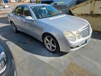 Gebraucht Mercedes E220 170 PS (125 kW) 2006 Silber Limousine