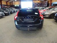 Gebraucht Volvo V60 Momentum 181 PS (133 kW) 2015 Schwarz Kombi