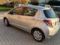 Gebraucht Toyota Yaris Club 99 PS (72 kW) 2013 Silber Kleinwagen
