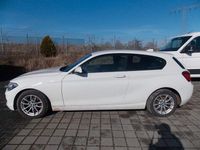 Gebraucht BMW 116 Advantage 116 PS (85 kW) 2015 Weiß Kleinwagen