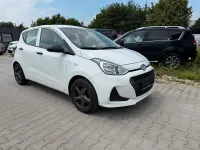 Gebraucht Hyundai i10 67 PS (49 kW) 2018 Weiß Kleinwagen