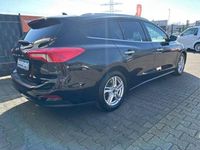 Gebraucht Ford Focus Cool & Connect 125 PS (91 kW) 2018 Schwarz Kombi