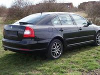 Gebraucht Skoda Octavia Ambiente 105 PS (77 kW) 2011 Schwarz Limousine