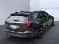Gebraucht Volvo V60 163 PS (119 kW) 2024 Platinum grey / (grau) Kombi