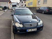 Gebraucht Mercedes C180 143 PS (105 kW) 2004 Blau Coupé