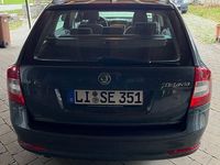 Gebraucht Skoda Octavia Elegance 122 PS (89 kW) 2010 Grau Kombi