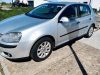 Second-hand VW Golf IV 105 CP (77 kW) 2004 Argintiu Berlinǎ