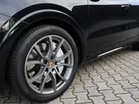 Gebraucht Porsche Cayenne Turbo 549 PS (403 kW) 2022 Schwarz SUV