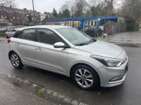 Gebraucht Hyundai i20 84 PS (61 kW) 2015 Silber Limousine