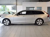 Gebraucht Volvo V90 R-Design 197 PS (144 kW) 2021 Bright silver metallic / metal Kombi