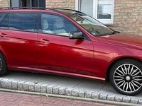 Gebraucht Mercedes E300 204 PS (150 kW) 2015 Rot Kombi