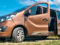Gebraucht Opel Vivaro 145 PS (106 kW) 2017 Braun Van / Kleinbus