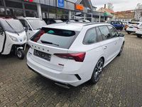 Gebraucht Skoda Octavia RS 245 PS (180 kW) 2022 Moonweiß perleffekt Kombi