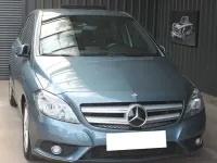 Gebraucht Mercedes B180 AMG Edition 1 109 PS (80 kW) 2012 Blau Kleinwagen
