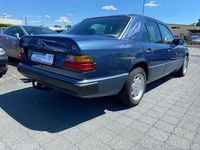 Gebraucht Mercedes E230 132 PS (97 kW) 1990 Blau Limousine