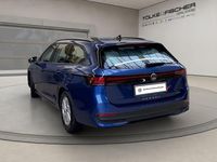 Gebraucht VW Passat Basis 150 PS (110 kW) 2025 Blau Kombi
