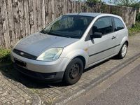 Gebraucht Ford Fiesta 60 PS (44 kW) 2004 Silber Kleinwagen