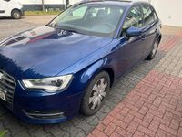 Gebraucht Audi A3 Attraction 125 PS (91 kW) 2014 Blau Limousine