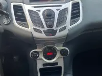 Gebraucht Ford Fiesta 96 PS (70 kW) 2011 Weiß Kleinwagen