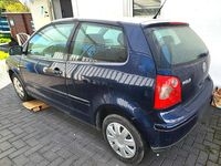 Second-hand VW Polo 2004 Albastru Hatchback