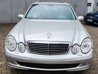 Gebraucht Mercedes E220 150 PS (110 kW) 2003 Silber Limousine