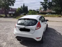 Gebraucht Ford Fiesta 60 PS (44 kW) 2013 Weiß Kleinwagen