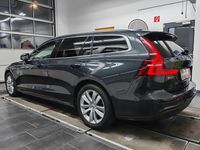 Gebraucht Volvo V60 Momentum 150 PS (110 kW) 2020 Grau Kombi