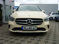 Gebraucht Mercedes B180 Style 116 PS (85 kW) 2021 Beige Van / Kleinbus