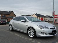 Gebraucht Opel Astra 180 PS (132 kW) 2011 Silber metallic Limousine