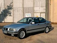 Second-hand BMW 323 170 CP (125 kW) 1998 Argintiu Berlinǎ