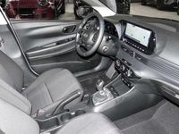 Neu Hyundai i20 Select 101 PS (74 kW) 2025 Atlas white / sol Limousine