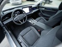 Gebraucht VW Passat Elegance 150 PS (110 kW) 2024 Silber Kombi
