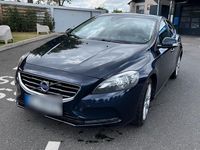 Gebraucht Volvo V40 150 PS (110 kW) 2015 Blau Kleinwagen