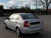 Gebraucht Hyundai Accent 97 PS (71 kW) 2008 Silber Limousine