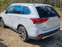 Begagnad Mitsubishi Outlander Plus 150 HK (110 kW) 2016 Vit SUV