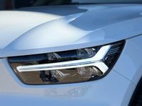 Gebraucht Volvo XC40 Momentum 129 PS (94 kW) 2021 Weiß SUV
