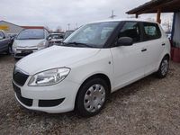 Używany Skoda Fabia 75 KM (55 kW) 2012 Biały Sedan/Limuzyna