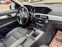 Gebraucht Mercedes C200 136 PS (100 kW) 2012 Blau Limousine