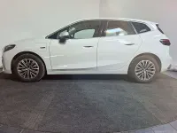 Gebraucht BMW 225 136 PS (100 kW) 2023 Weiß Van / Kleinbus