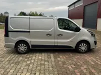 Gebraucht Opel Vivaro 145 PS (106 kW) 2016 Silber Van / Kleinbus