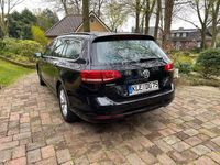 Gebraucht VW Passat Comfortline 150 PS (110 kW) 2018 Schwarz Kombi