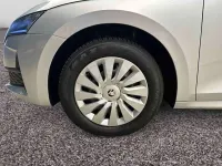 Gebraucht Skoda Octavia Essence 116 PS (85 kW) 2025 Brilliantsilber metallic Kombi
